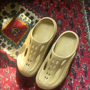 Hoka Ora Recovery Mule